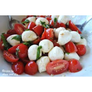 Mozzeral & Tomatoe Salad